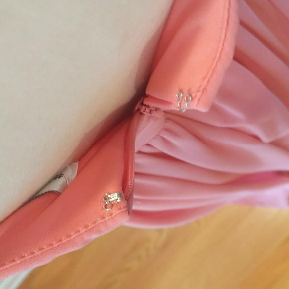 #LEVKOFF Halter Chiffon A-Line Gown - Size 4 - Picture 9 of 11